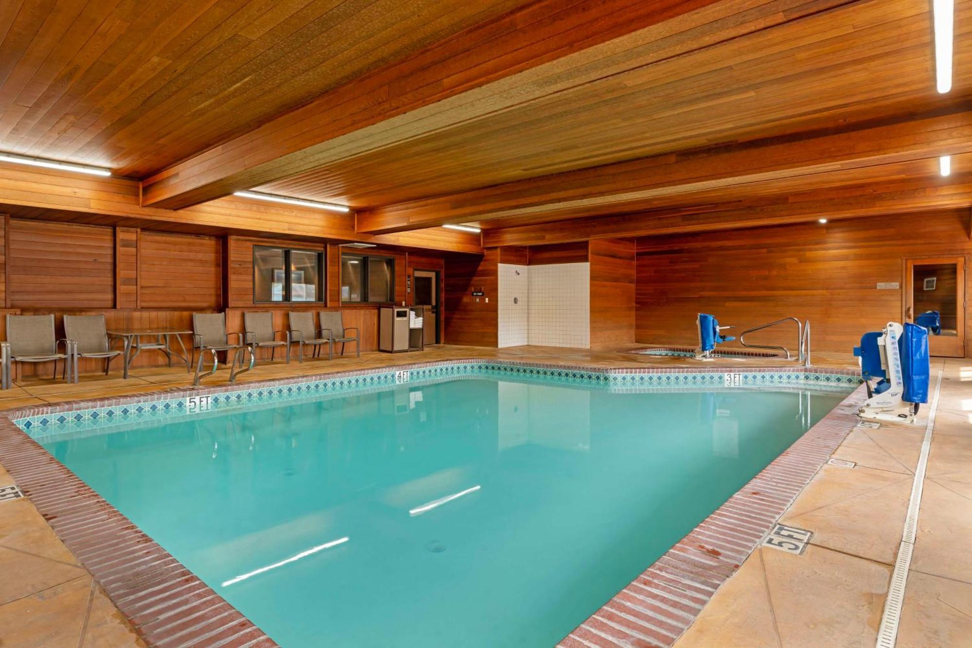 Best Western Cascade Inn & Suites Troutdale Dış mekan fotoğraf