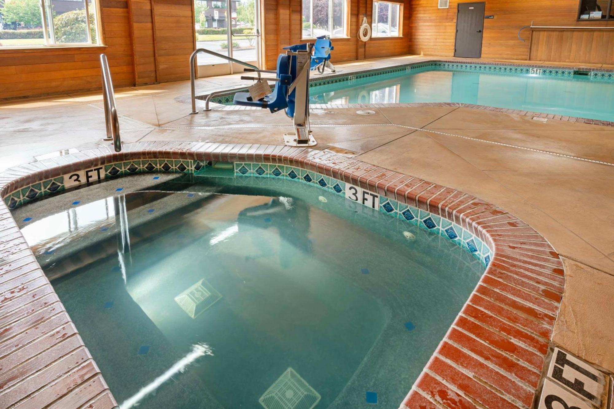 Best Western Cascade Inn & Suites Troutdale Dış mekan fotoğraf