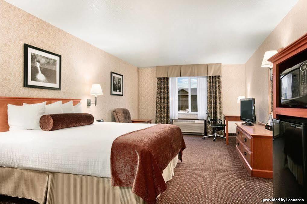 Best Western Cascade Inn & Suites Troutdale Oda fotoğraf